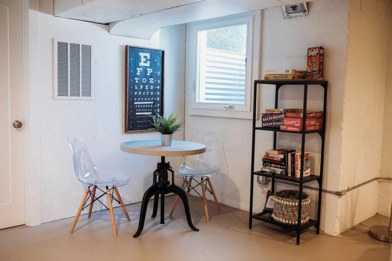 Style Meets Comfort In Beautiful Design Ванкувър Екстериор снимка